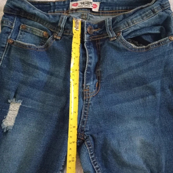What about Me Woman's blue wash distressed jeans sz 7/8 - Picture 4 of 12